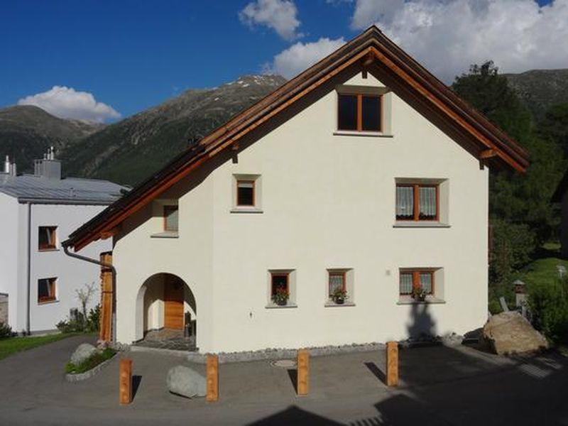 19160550-Ferienwohnung-5-Samedan-800x600-0