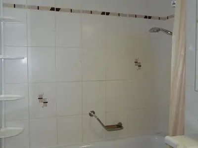 Bad mit Badewanne