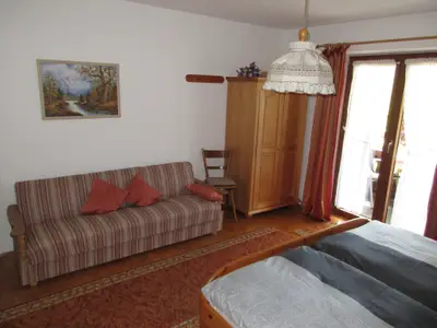 Ferienwohnung Heuberg - Schlafzimmer mit Südbalkon