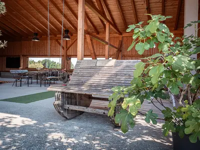Überdachte Spielhalle