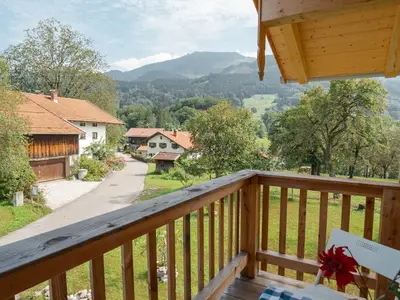 auf dem Balkon