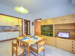 23707013-Ferienwohnung-4-San Bartolomeo Al Mare-300x225-3