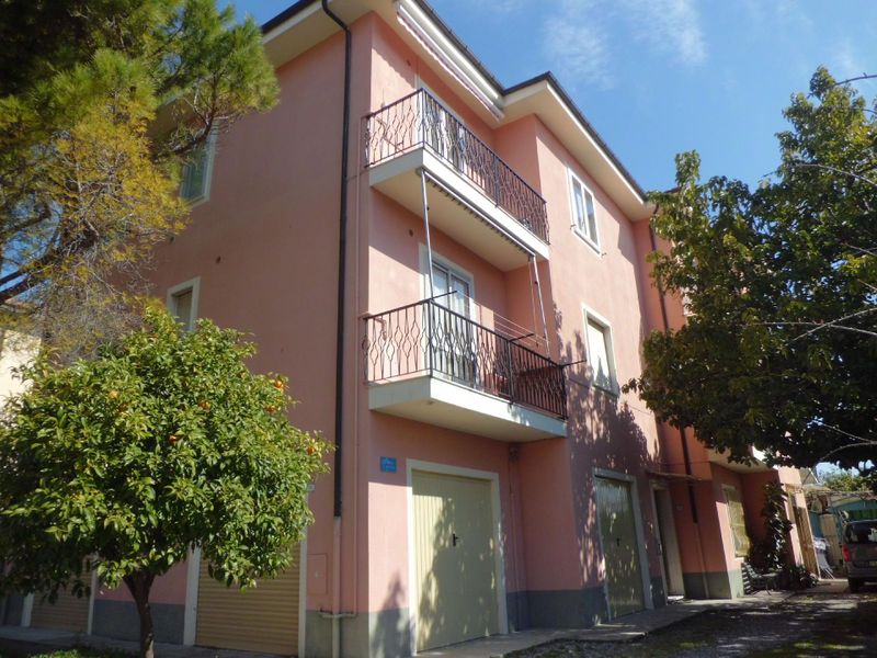 Außenansicht des Gebäudes. ruhige Wohnung mit Südbalkon