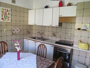 22450511-Ferienwohnung-5-San Bartolomeo Al Mare-300x225-3