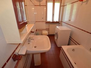 23836768-Ferienwohnung-5-San Benedetto Del Tronto-300x225-1