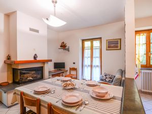 23761053-Ferienwohnung-4-San Terenzo Monti-300x225-1