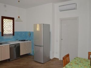 22001597-Ferienwohnung-7-San Vincenzo-300x225-2