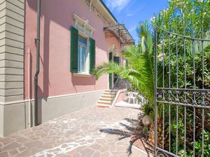 22953725-Ferienwohnung-6-San Vincenzo-300x225-1