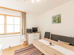 24045269-Ferienwohnung-4-Sankt Gallen-300x225-5