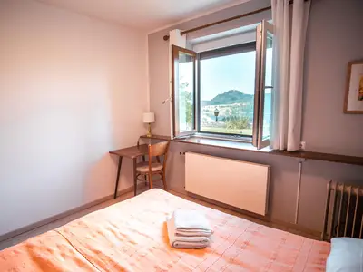Ferienwohnung im Haus am Hügel 13