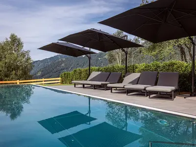 PoolOfHouse
