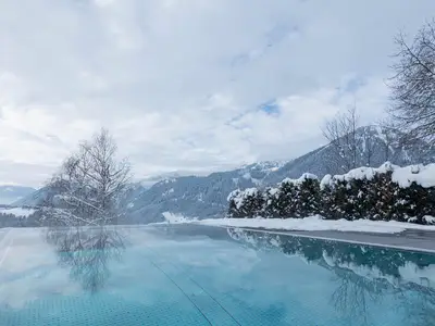 PoolOfHouse