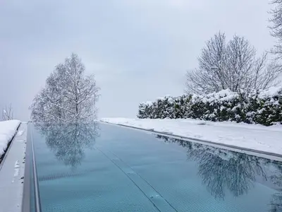 PoolOfHouse