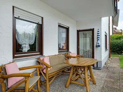 Photo, INSIDE, OUTSIDE