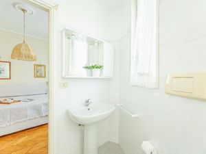 23321801-Ferienwohnung-4-Sanremo-300x225-3