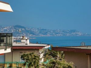 23376955-Ferienwohnung-5-Sanremo-300x225-3