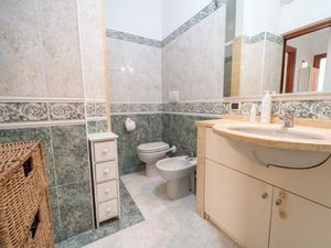 23679402-Ferienwohnung-5-Sanremo-300x225-1