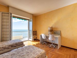 23977138-Ferienwohnung-5-Sanremo-300x225-2