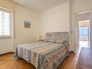 23977138-Ferienwohnung-5-Sanremo-300x225-5