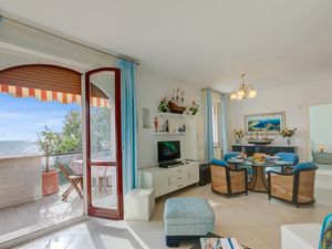 23708590-Ferienwohnung-5-Sanremo-300x225-1