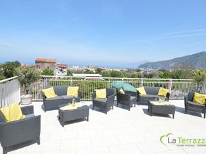 398485-Ferienwohnung-10-Sant'Agnello-300x225-1