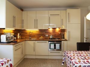 391928-Ferienwohnung-5-Sarentino-300x225-5