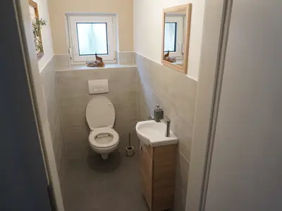 INSIDE, BATHROOM