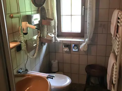 INSIDE, BATHROOM