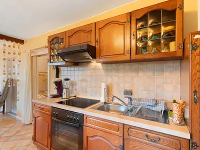 KITCHEN, INSIDE