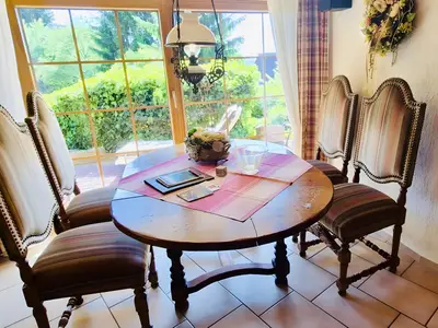 Photo, INSIDE, OUTSIDE