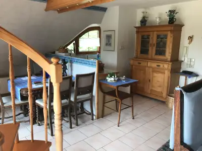 Photo, INSIDE, OUTSIDE