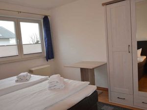 19401815-Ferienwohnung-4-Sassnitz-300x225-2