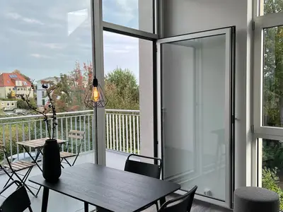 Essbereich und Balkon