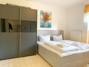 23975670-Ferienwohnung-2-Sassnitz-300x225-2