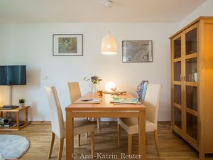 23975682-Ferienwohnung-4-Sassnitz-300x225-1