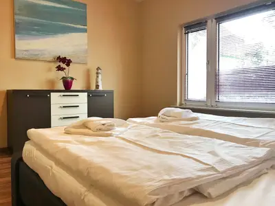 Schlafzimmer 1