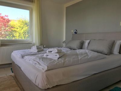 Schlafzimmer 1