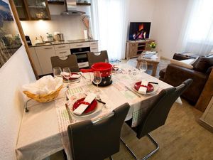 23022157-Ferienwohnung-4-Sattel-300x225-1