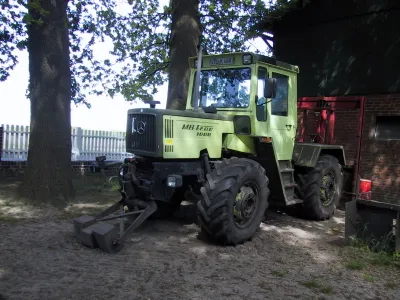 MB Trac mit Siloschneider