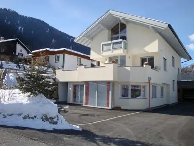 Hausansicht im Winter