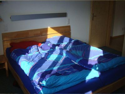 Schlafzimmer mit Doppelbett