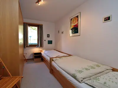 Schlafzimmer 2