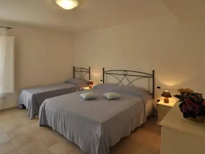Dreiraum mit Mansarde im ersten Stock mit privater Terrasse