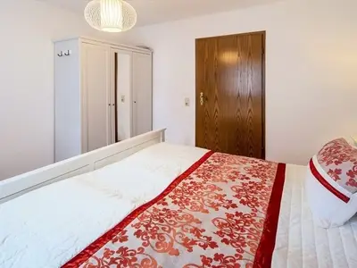 Ferienwohnung für 6 Personen (76 m²) in Schalkenmehren 9/10