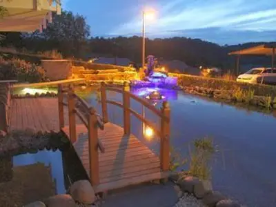 Maarberg Resort, Zierteich am Abend Maarberg Resort, Zierteich am Abend