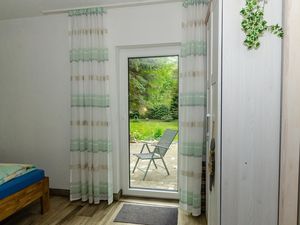 23641026-Ferienwohnung-2-Schaprode-300x225-5