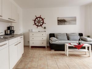 23072327-Ferienwohnung-4-Schaprode-300x225-2