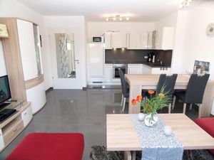 23970873-Ferienwohnung-5-Scharbeutz-300x225-5