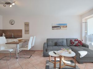 23970938-Ferienwohnung-3-Scharbeutz-300x225-2