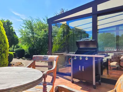 Terrasse mit Gartenblick und Grillmöglichkeit
